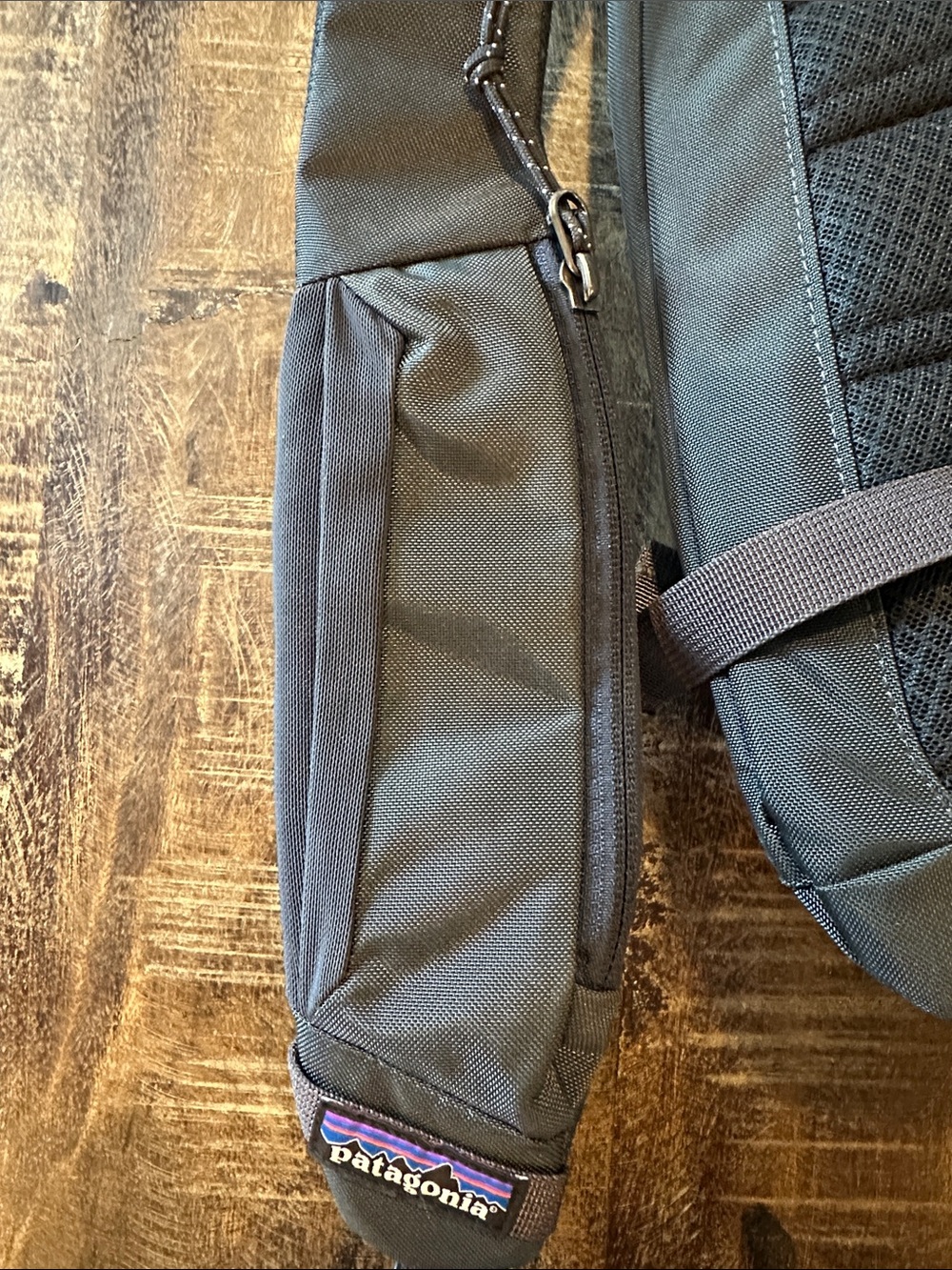 Patagonia Two-Tone Atom Sling Pack 8L - Picture 4 of 4